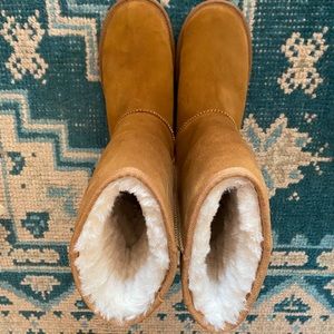 Koolaburra by Ugg size 9 boots